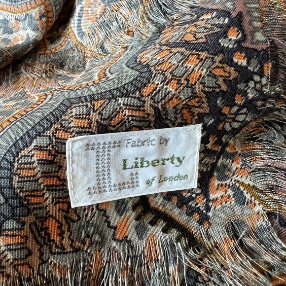 Liberty of London Shawl - Picture 3 of 3